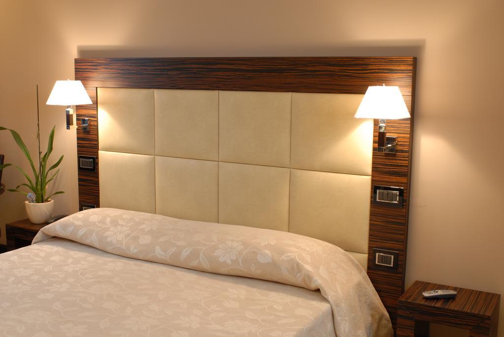 Hotel Excelsior La Maddalena  Kültér fotó