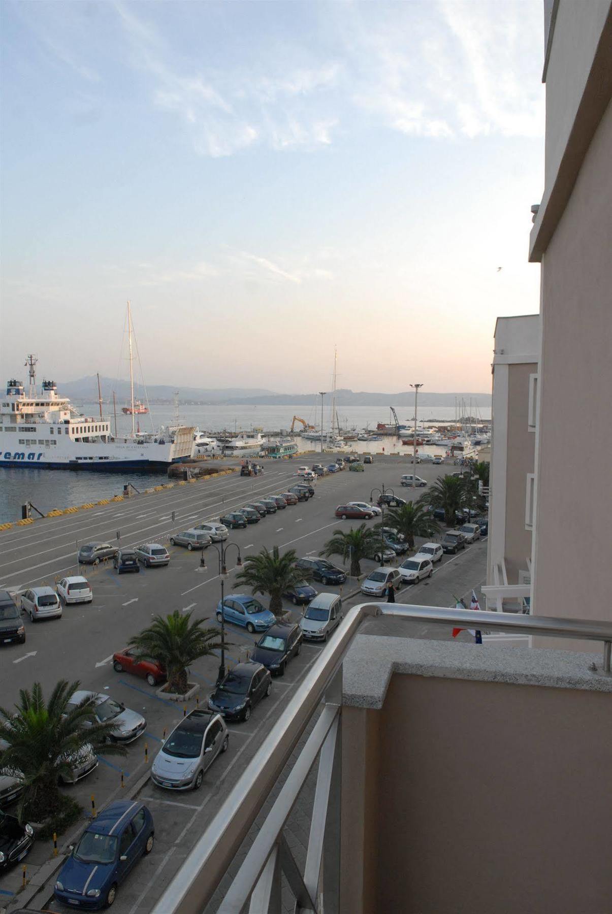 Hotel Excelsior La Maddalena  Kültér fotó
